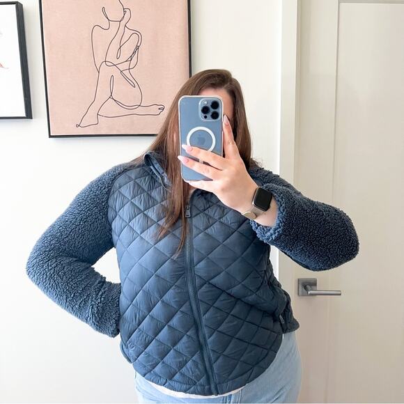 Bernardo Jackets & Blazers - Bernardo Performance Navy Quilted Fleece Packable Jacket Women’s Size Large